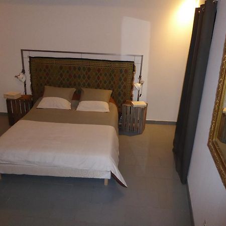 Le Planet 52 Apartment LʼIsle-sur-la-Sorgue Екстериор снимка