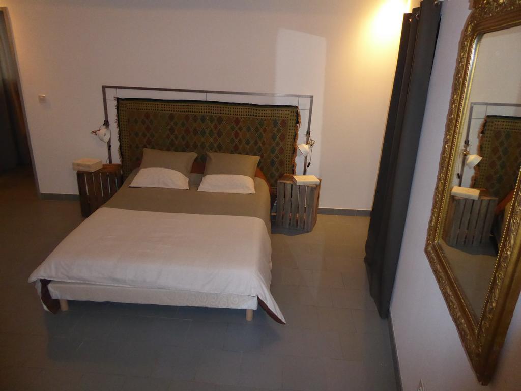 Le Planet 52 Apartment LʼIsle-sur-la-Sorgue Екстериор снимка
